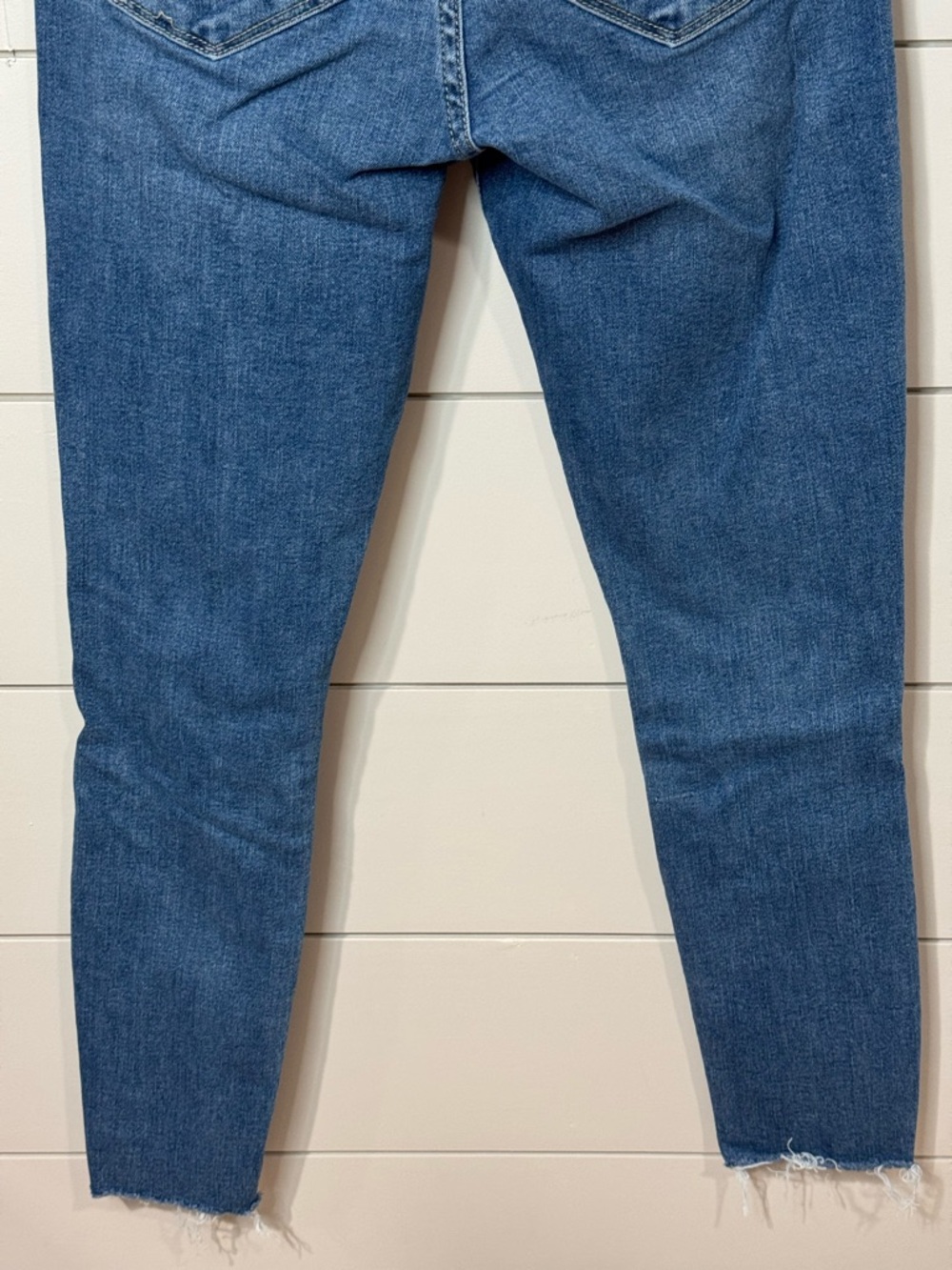 GAP Distressed Mid Rise Universal Jeggings Medium Wash Size 8R/29 - Picture 10 of 12